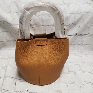 Bellanovi Tan Women's Pebbled Leather Bucket Bag.